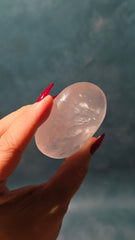 Rose Quartz Palm Stone 28pi