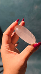 Rose Quartz Palm Stone 28pi