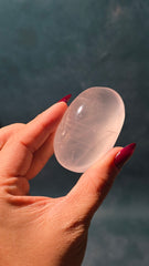 Rose Quartz Palm Stone 28pi